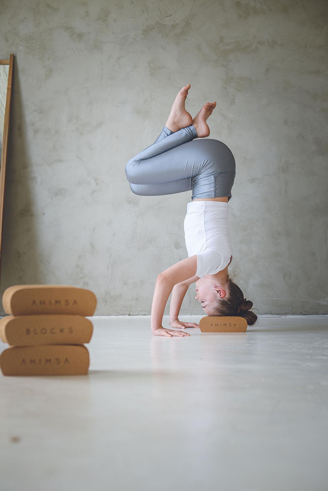 Amazon.com : 2PCS Yoga Block, Lightweight High Density Foam Exercise Blocks  Weight Blocks for Yoga Pilates Meditation Pink : Sports & Outdoors